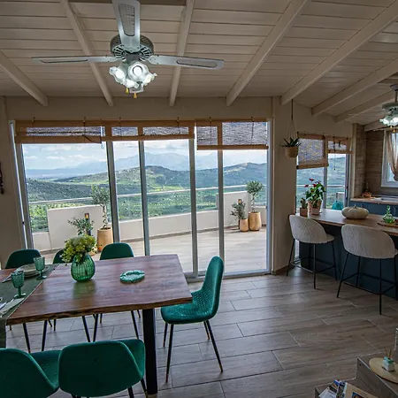 Nikola's Endless View * Stironas